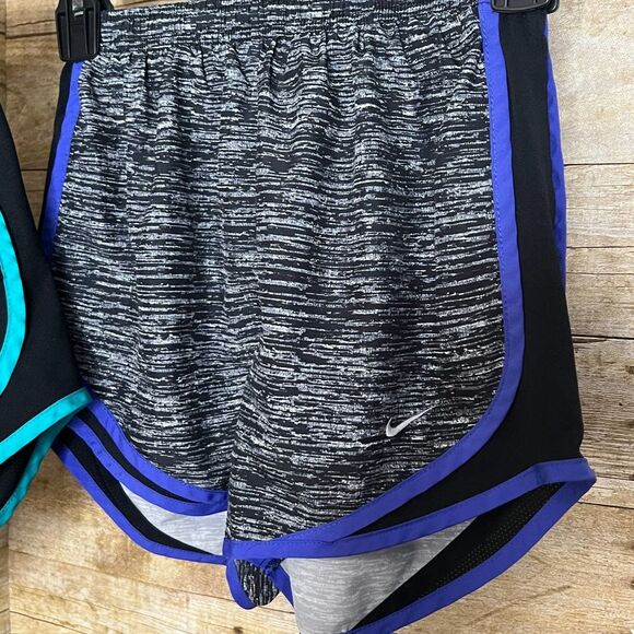 NIKE TEMPO RUNNING SHORTS BUNDLE SIZE SMALL GYM ATHLETIC ATHLEISURE - Picture 3 of 6